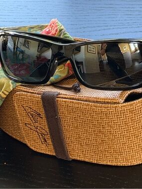 Rare NEW Maui Jim Canoe Sunglasses